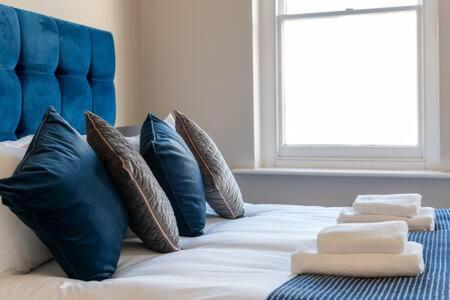 Central, Stunning 2 Bed Apartment With Parking! Cambridge  Exterior foto