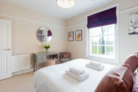 Central, Stunning 2 Bed Apartment With Parking! Cambridge  Exterior foto