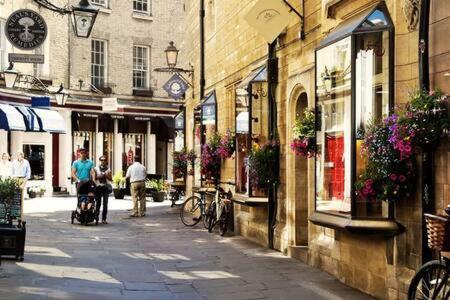 Central, Stunning 2 Bed Apartment With Parking! Cambridge  Exterior foto